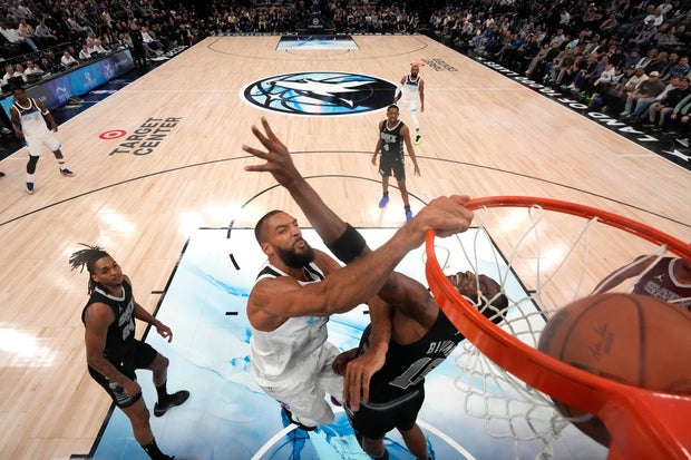Spurs Timberwolves Basketball 