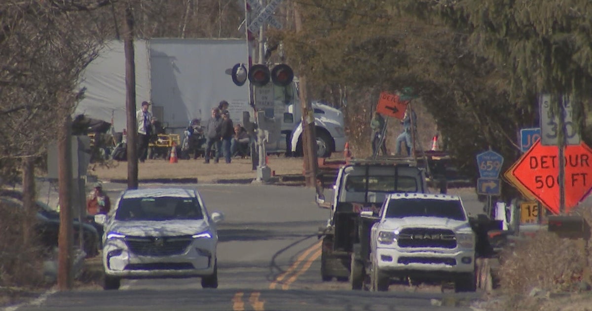 Steven Spielberg visits Tuckahoe, New Jersey, to film new project - CBS Philadelphia