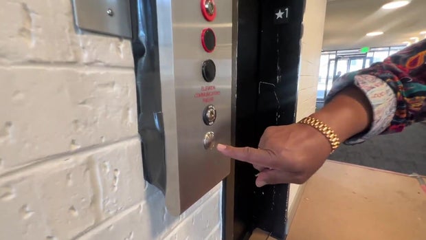 mint-urban-infinity-apartment-elevator.jpg 