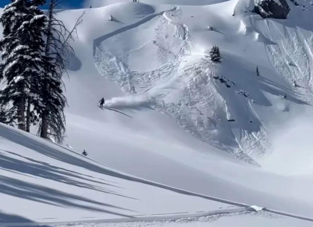 avalanche.jpg 