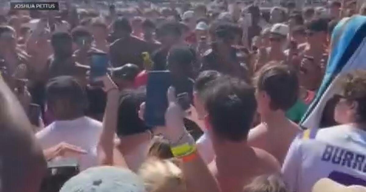 Video shows spring breakers boxing in fighting ring on Fort Lauderdale Beach