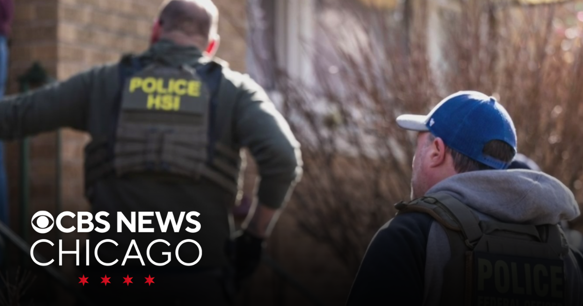 Family says suburban Chicago man was arrested by ICE despite having no record