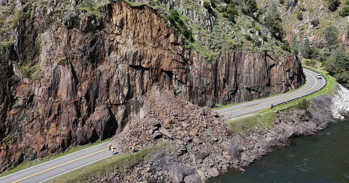 Yosemites Highway 140 entrance blocked by rockslide, Caltrans warns of long-term closure