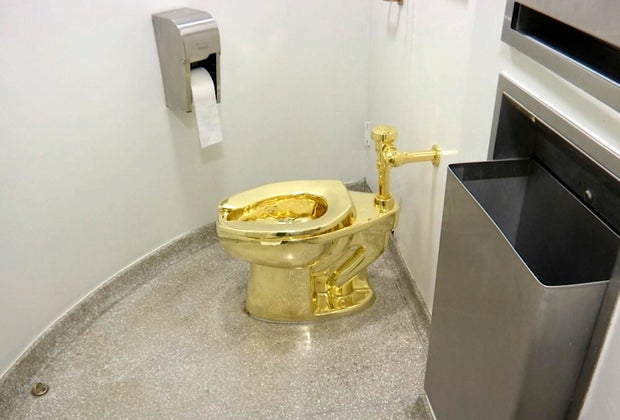 golden-toilet.jpg?v=765ef194a4bf4701e45ec9d5712af42f#