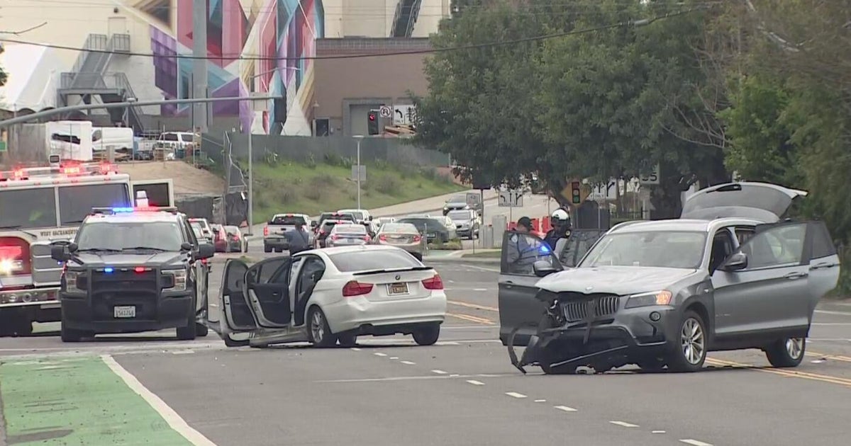 Police search for suspect who ran from West Sacramento crash