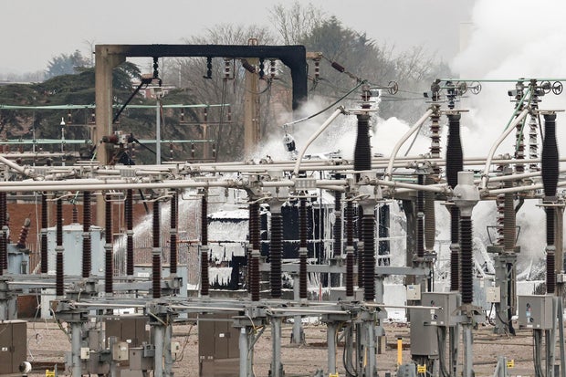 BRITAIN-AIRPORT-HEATHROW-AVIATION-FIRE