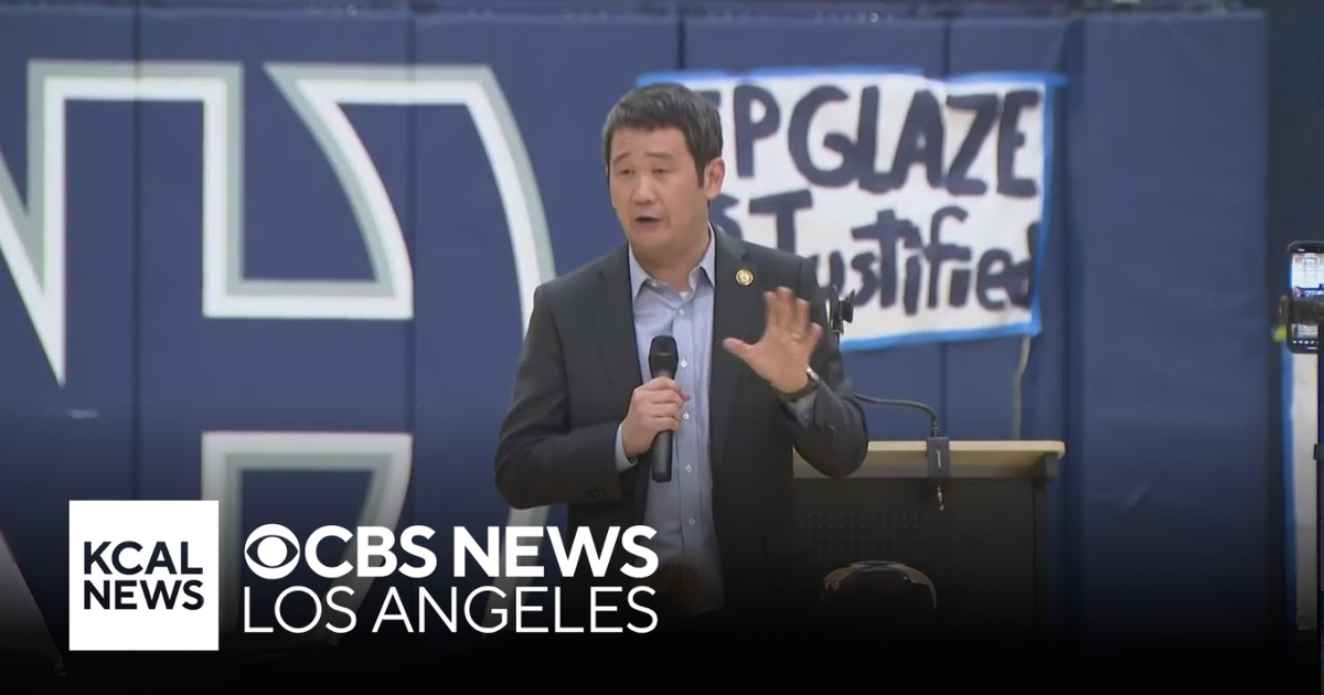 Rep. Dave Min hosts town hall in Newport Beach - CBS Los Angeles