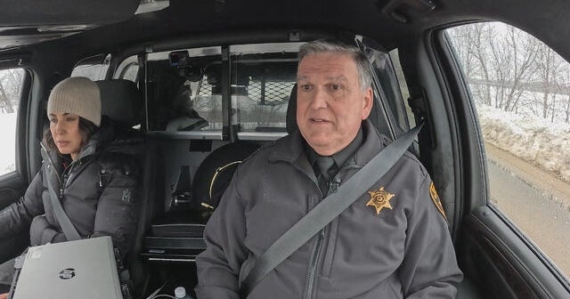 Cartel smugglers at U.S.-Canada border advertise to migrants on TikTok | 60 Minutes