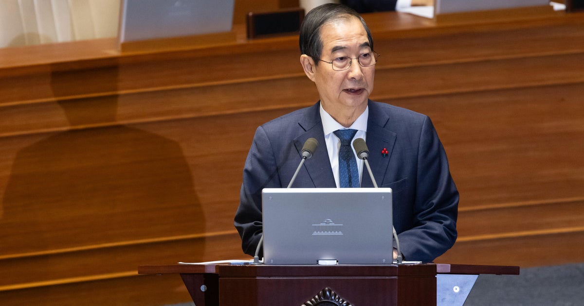 Güney Kore mahkemesi, Başbakan Han Duck-soo'nun görevlendirilmesini engelliyor ve onu başkanlık eden başkan olarak eski haline getiriyor