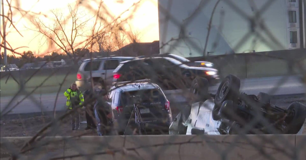 Suspects in police chase shot at Aurora officers, blocked patrol cars ...