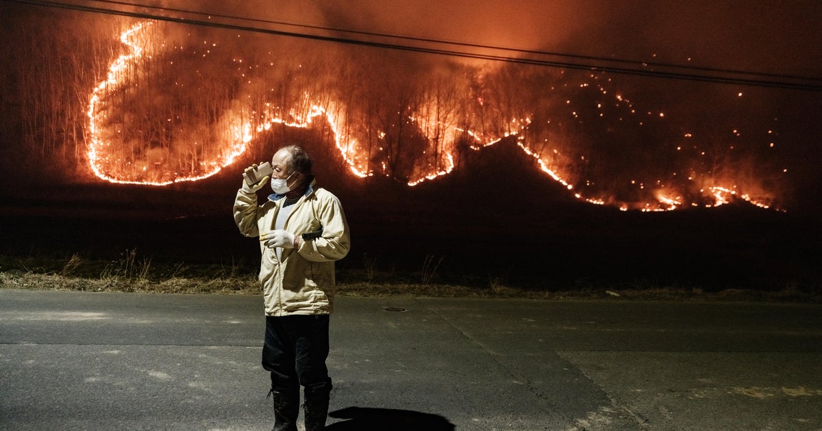 South Korea wildfires kill at least 24 people, force tens of thousands to evacuate South Korea wildfires kill at least 24 people, force tens of thousands to evacuate