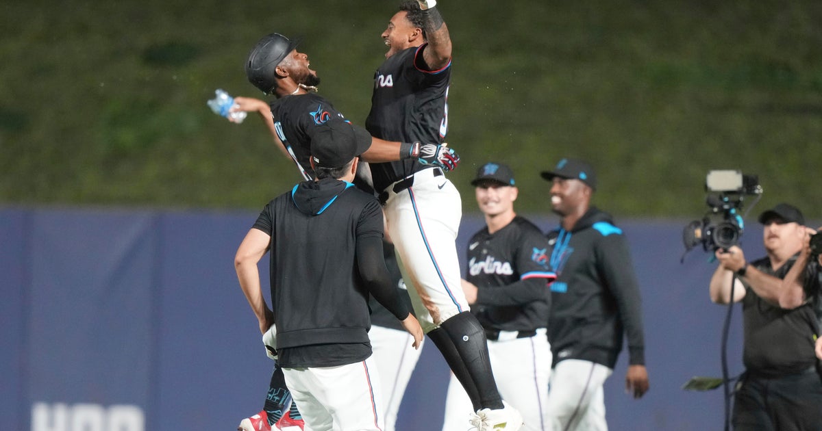 Myers gives Miami Marlins their second walk-off win in 3 days with 5-4 victory over Pittsburgh Pirates in 12 innings Myers gives Miami Marlins their second walk-off win in 3 days with 5-4 victory over Pittsburgh Pirates in 12 innings