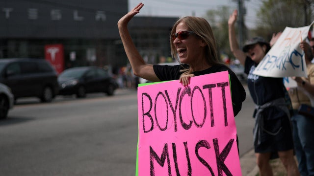 "Tesla Takedown" Protests Organized Across The U.S.
