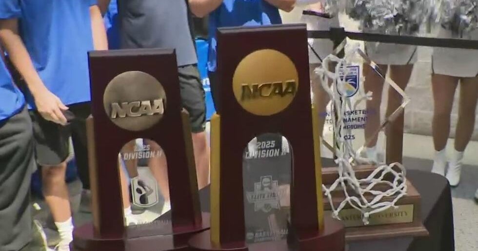 Nova Southeastern University men’s basketball team wins second NCAA Division II Championship