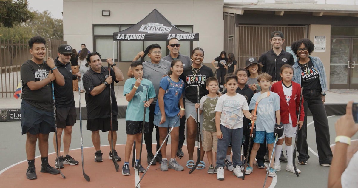 Los Angeles Kings push to bring more Latino kids into hockey