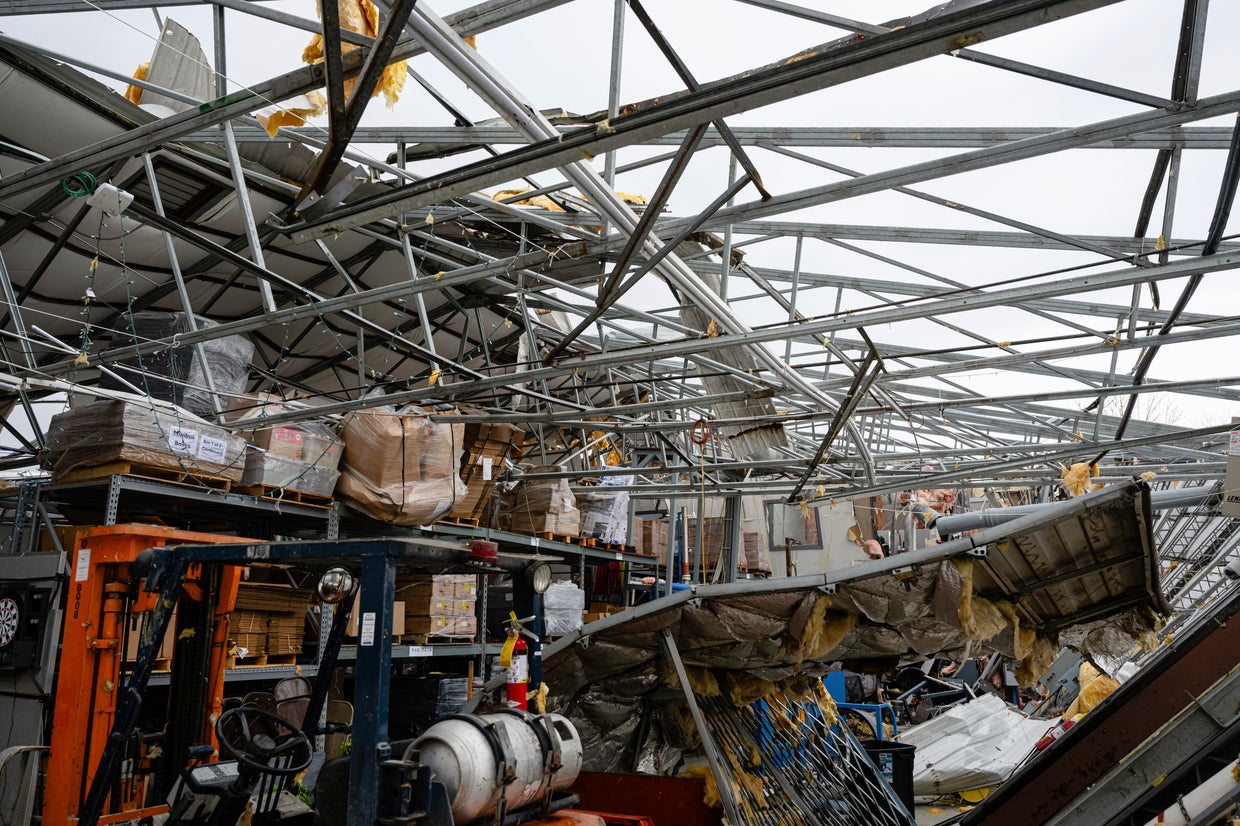 Tornadoes and flash flooding across parts of Midwest, South kill at ...