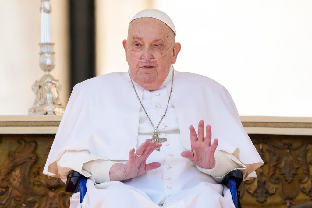 Pope Francis greets crowd in St. Peter's Square 2 weeks after hospital release