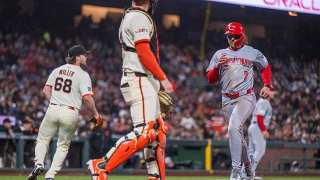 Reds Giants Baseball