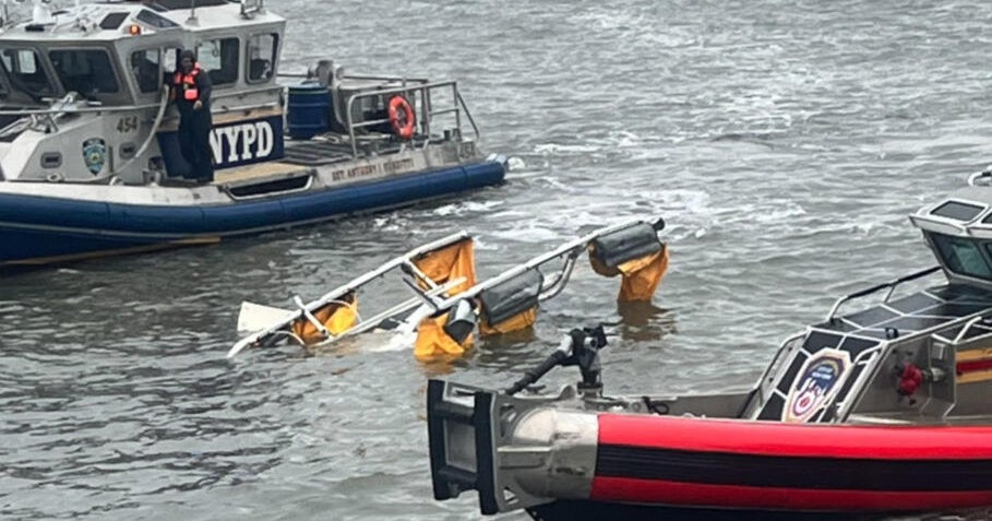 Helicopter crash in Hudson River kills all 6 aboard Helicopter crash in Hudson River kills all 6 aboard