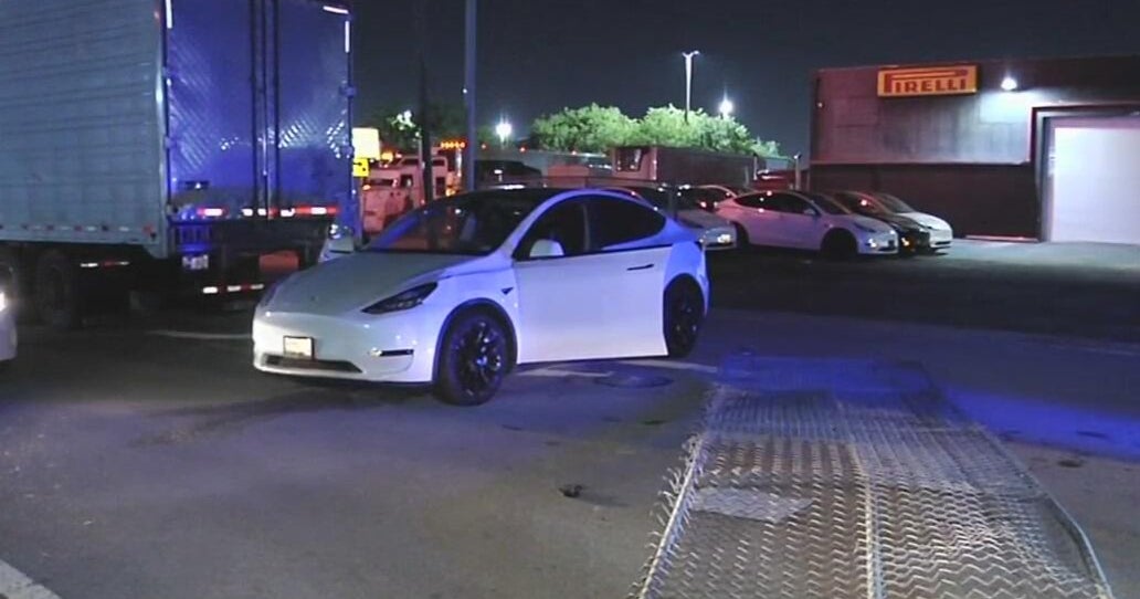 Theft of Teslas from Northwest Miami-Dade business caught on camera Theft of Teslas from Northwest Miami-Dade business caught on camera