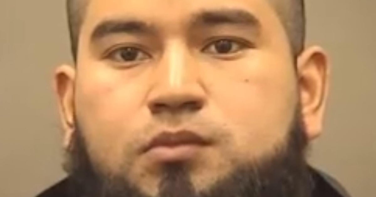 Why the DOJ wants to drop charges against an alleged MS-13 gang leader - CBS News