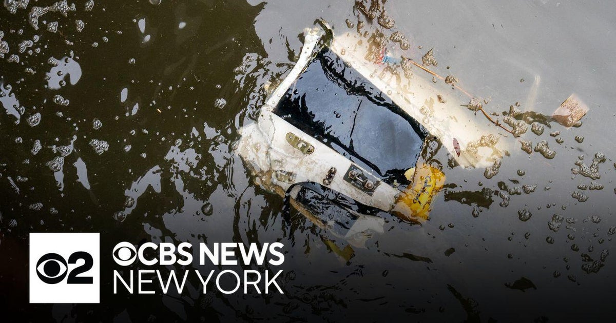 Search for answers in deadly Hudson River helicopter crash - CBS New York