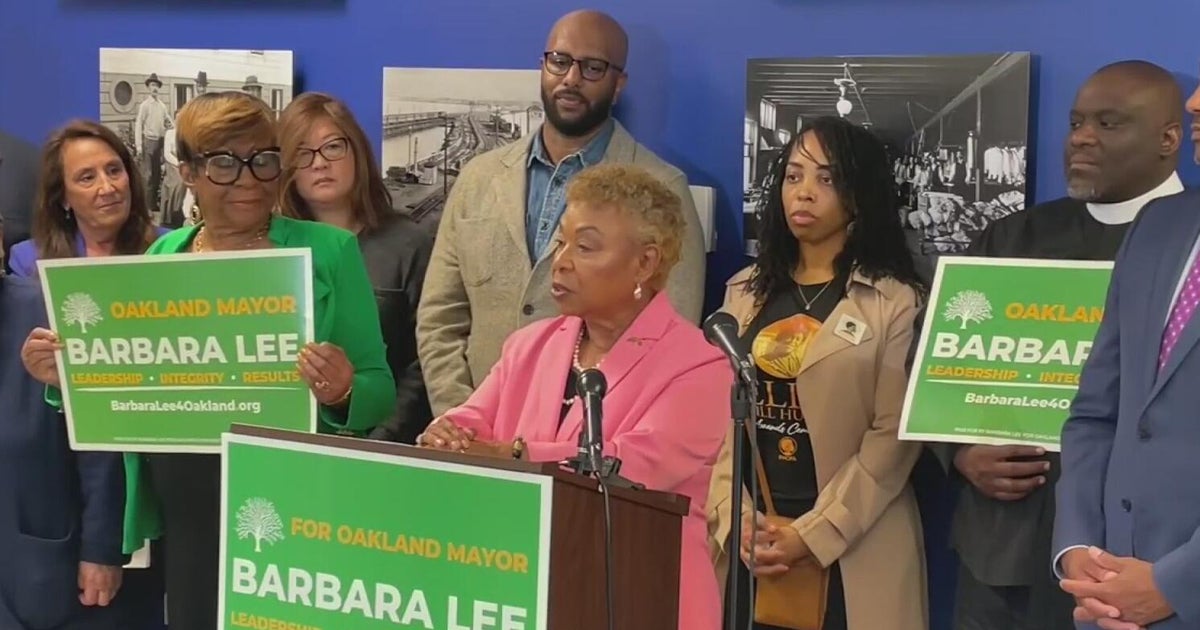 Oakland Mayor-elect Barbara Lee speaks to supporters about future plans