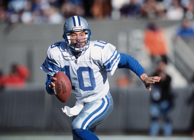 Charlie Batch runs with the ball 