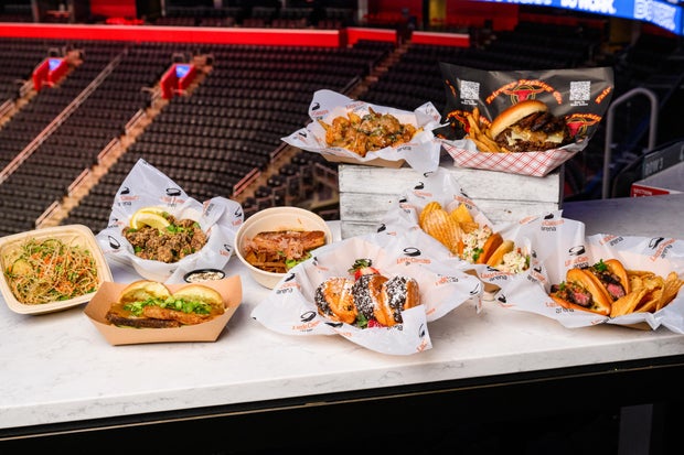 250328lca-playofffoodmf58.jpg 