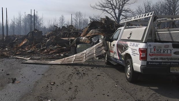 hughes-6pm-pkg-ocean-county-wild-fire-042325-1-frame-901.jpg 