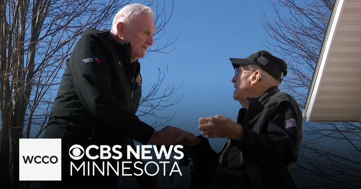 Here's a look at the emotional moment two WWII veterans reunite - CBS ...