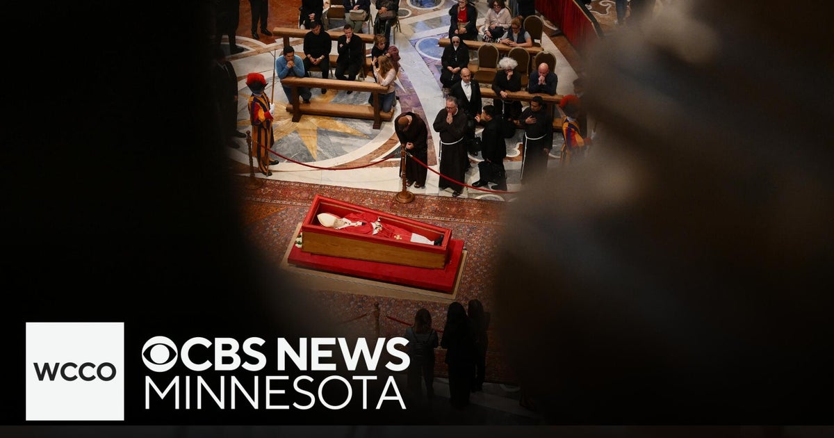 Pope Francis Lies in State as Tens of Thousands Pay Respects