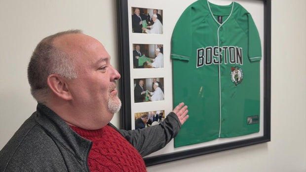 boston-man-meets-pope-pkg-frame-1640-1.jpg 