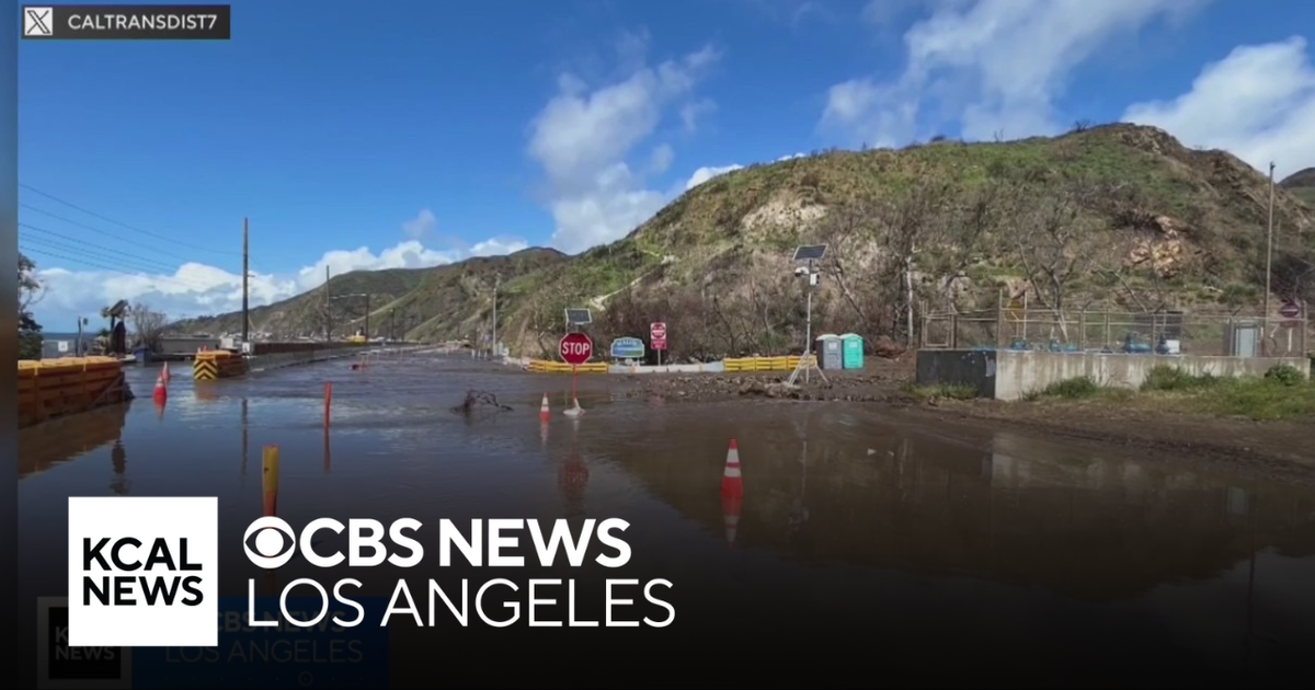 Five-mile stretch of PCH closed by mudslide in Malibu - CBS Los Angeles