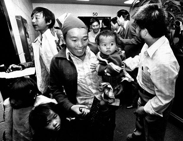 Hmong refugee family arrives in Minnesota, 1981 