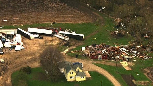 12p-vo-chopper-storm-damage-wcco7o8j-00-00-2305.jpg 