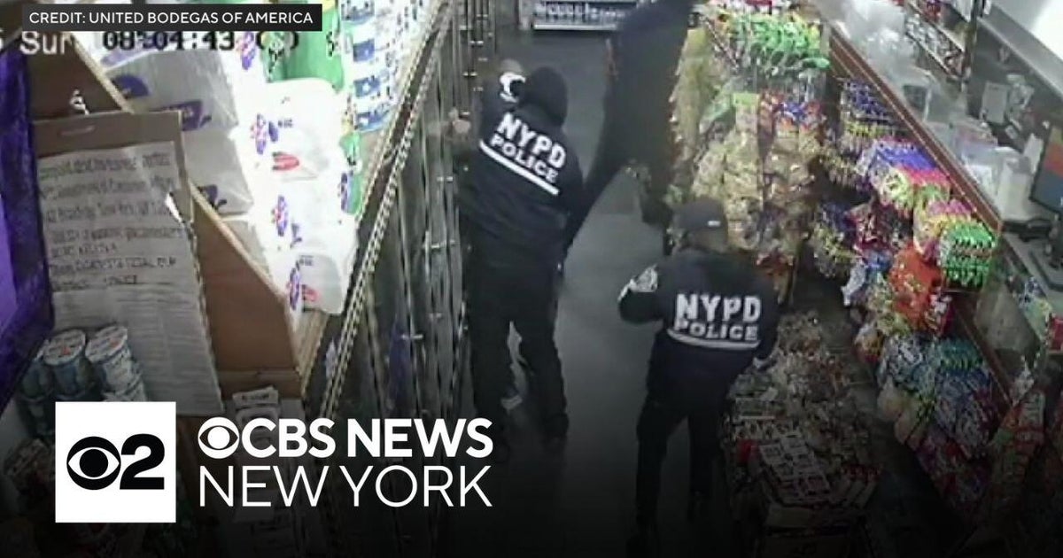 Video shows suspects in "NYPD" jackets robbing deli in Brooklyn - CBS ...