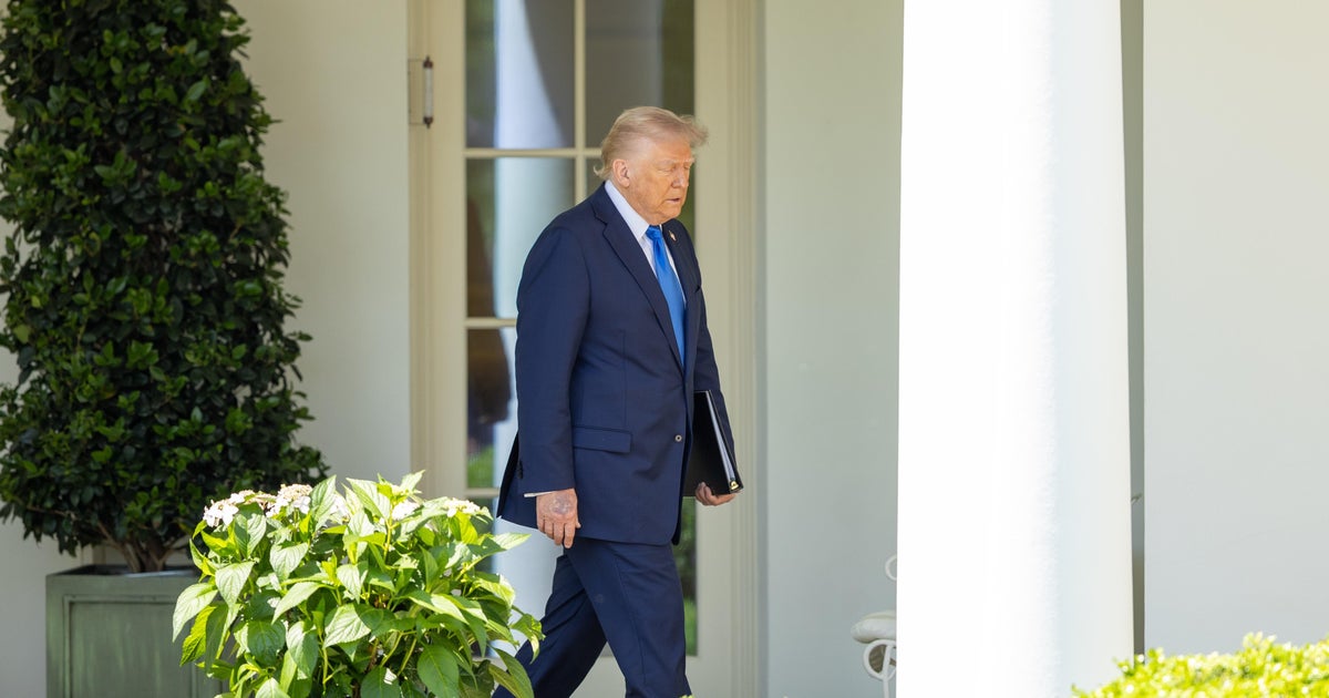 Trump says “I don’t know, I’m not a lawyer” when asked if everyone is entitled to due process Trump says “I don’t know, I’m not a lawyer” when asked if everyone is entitled to due process