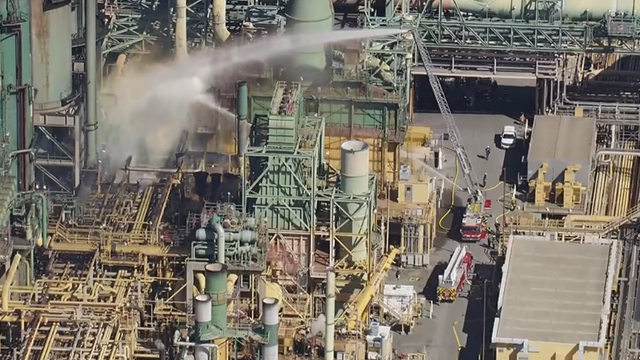 refinery-fire.png 