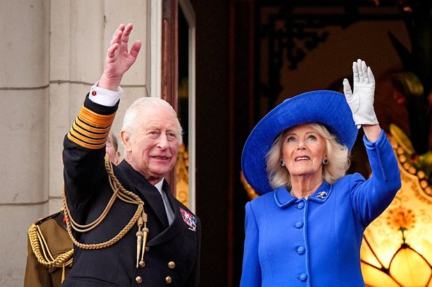 TOPSHOT-BRITAIN-ROYALS-WWII-HISTORY-ANNIVERSARY 