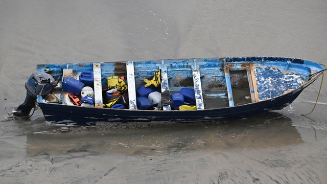 capsized-boat.png 