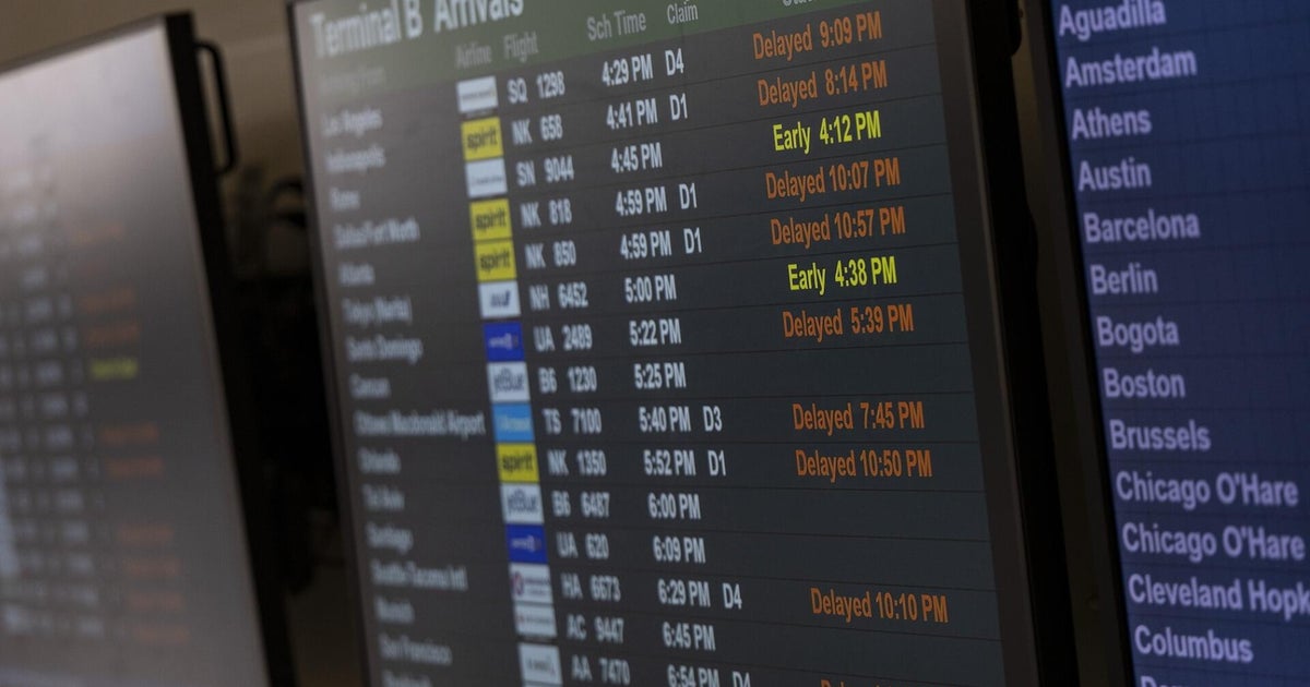 Newark airport travel misery continues, but cancellations and delays decrease
