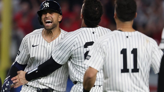 yankees-padres-j-c-escarra.jpg 