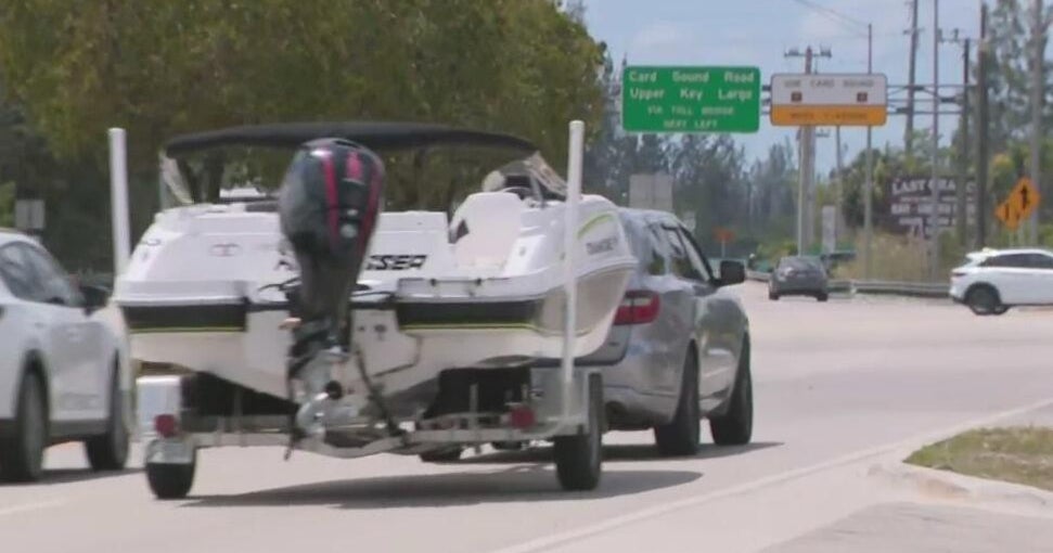 All lanes of Card Sound Road reopen as brush fire battle continues All lanes of Card Sound Road reopen as brush fire battle continues