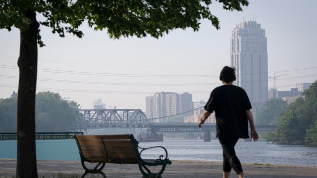 Canadian wildfire smoke triggers bad air quality warning in Minnesota. 