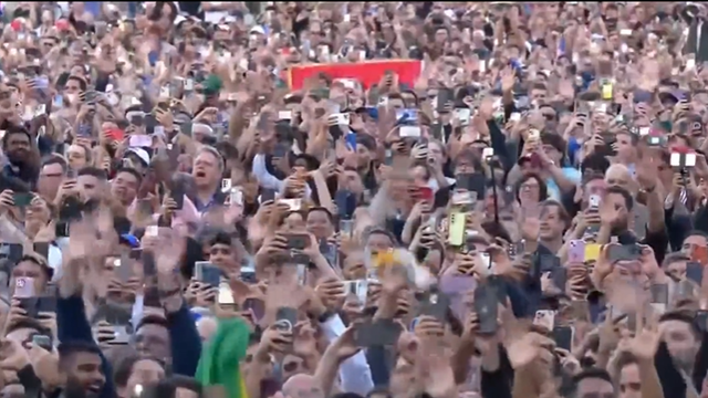 bigcrowd.png 