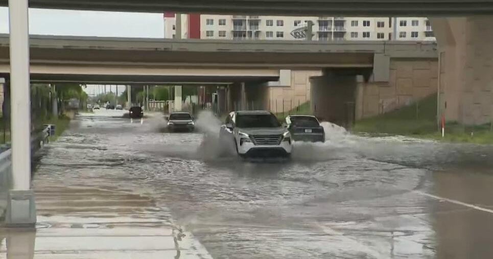 Heavy rain leads to localized street flooding across South Florida