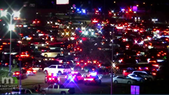 6p-pkg-car-gatherings-wcco7rw5-00-00-2501.jpg 