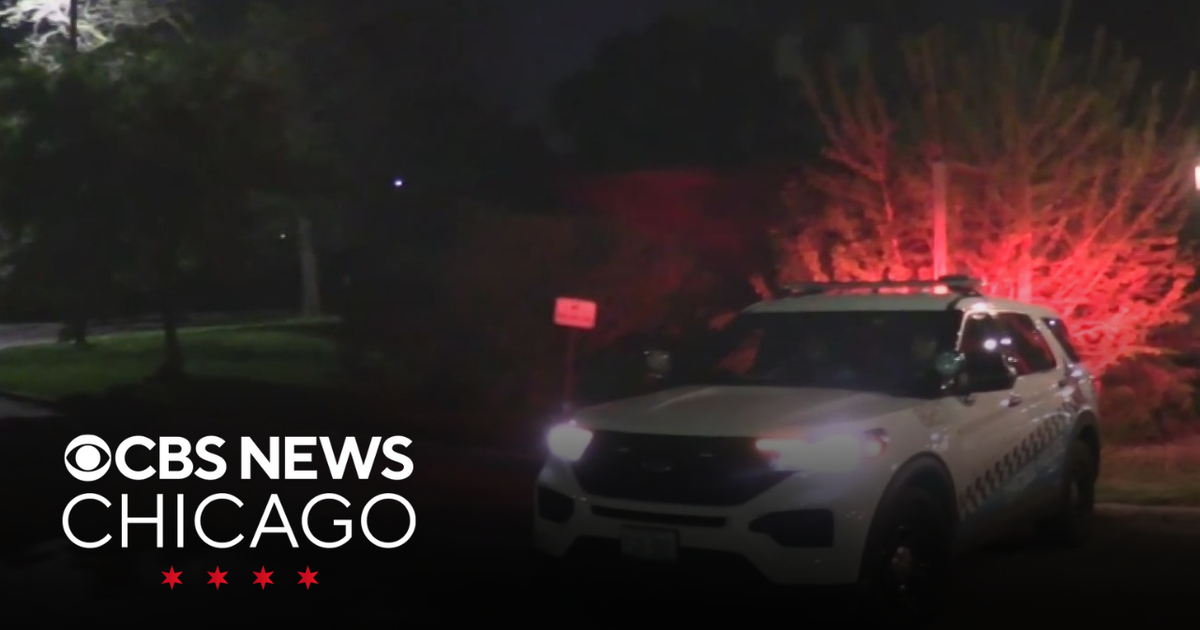 Man shot by Chicago police charged with aggravated assault of officer ...