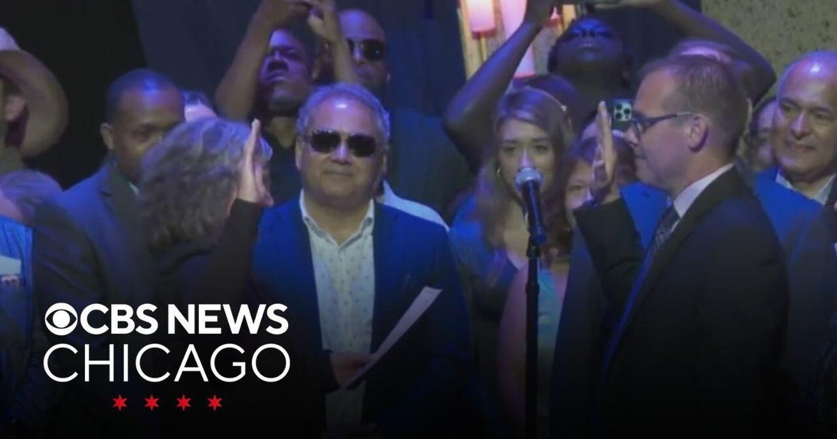 New Aurora, Illinois Mayor John Laesch sworn in